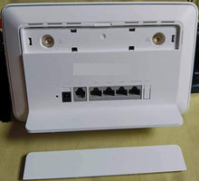 Carica l'immagine nel visualizzatore di Gallery, Huawei H151-370 5G CPE 5 SE WiFi 6 2 connettori SMA per antenna esterna