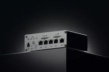 Carica l'immagine nel visualizzatore di Gallery, Teltonika RUTX50 Router industriale 5G Dual SIM WiFi AC 4 porte Gigabit LAN 1 WAN