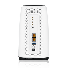 Carica l&#39;immagine nel visualizzatore di Gallery, ZyXEL NR5103 5G NR Router per interni 2xRJ45 2.5G 1xUSB 3.0 4 porte TS9 per antenna esterna
